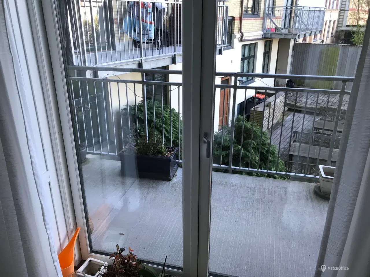 Billede 1 - Lækre lyse lokaler centralt placeret i Valby