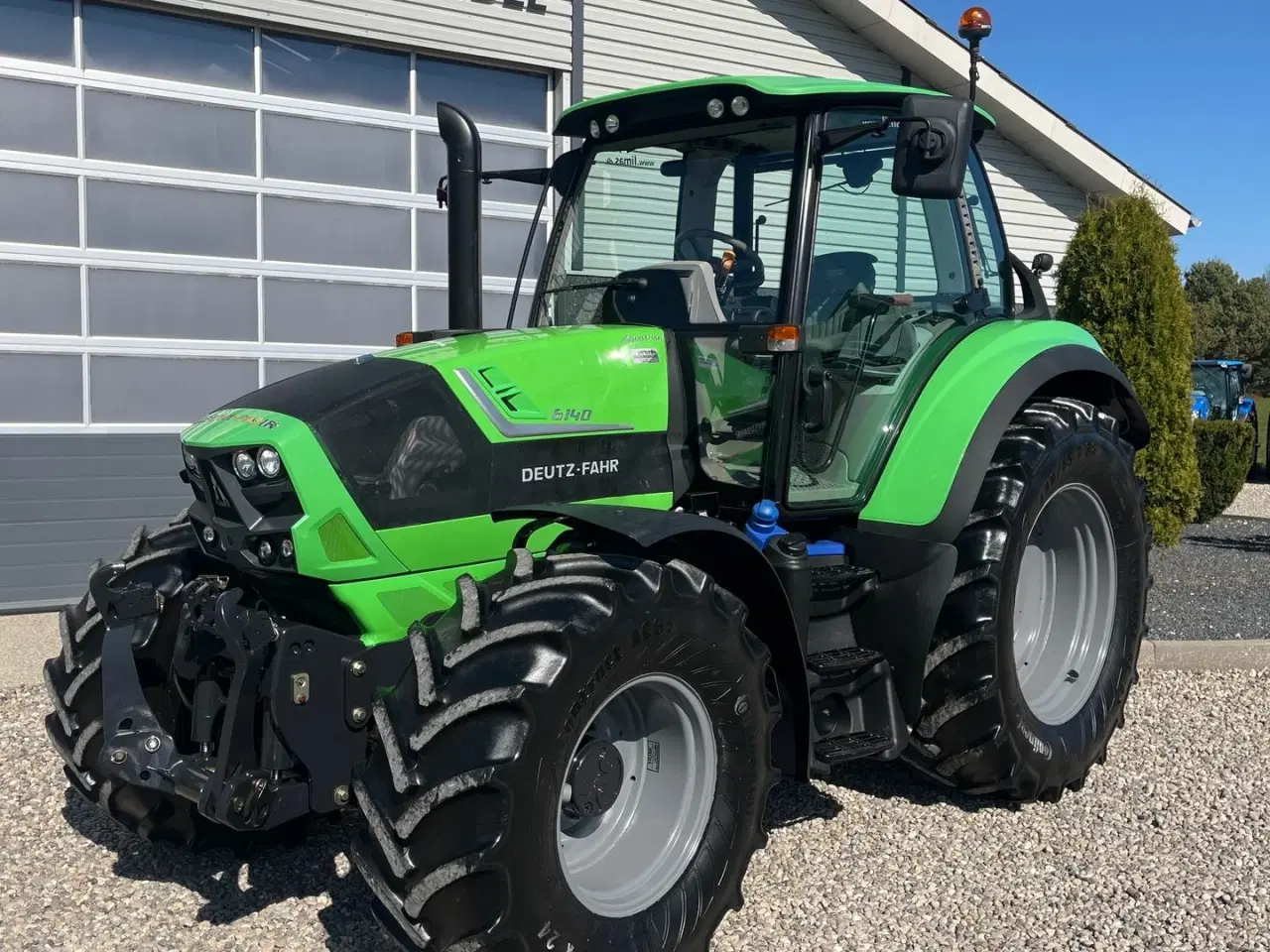 Billede 2 - Deutz-Fahr Agrotron 6140 Classic Fin handy traktor med frontlift.