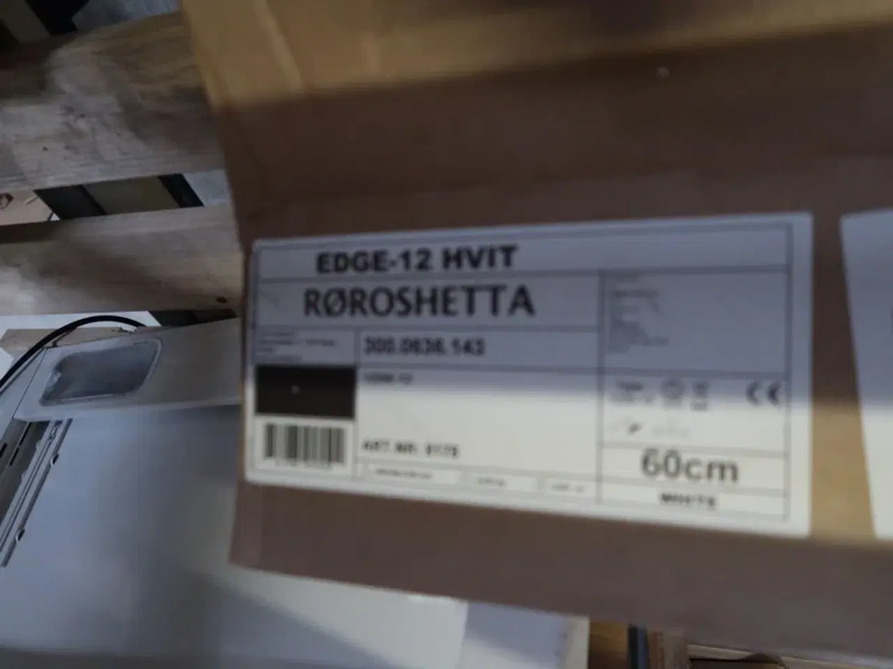 Billede 3 - Emhætte RØROSHETTA EDGE-12 HVIT