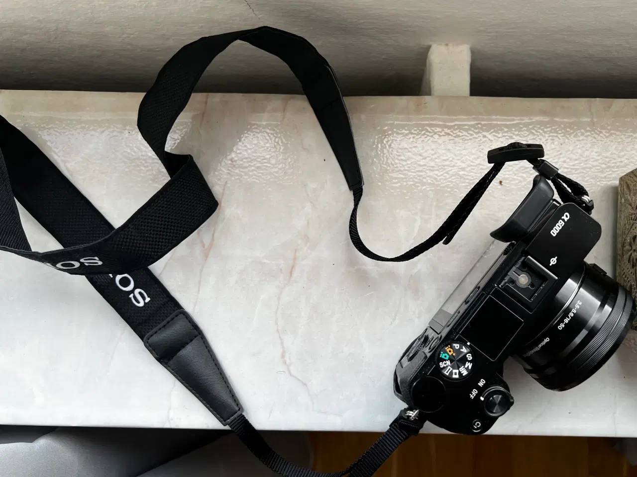 Billede 3 - Sony A6000 kamera - Som ny (inkl. cover)