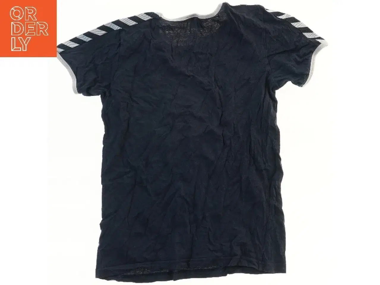 Billede 2 - Kortærmet T-shirt med striber fra Hummel (str. 152)