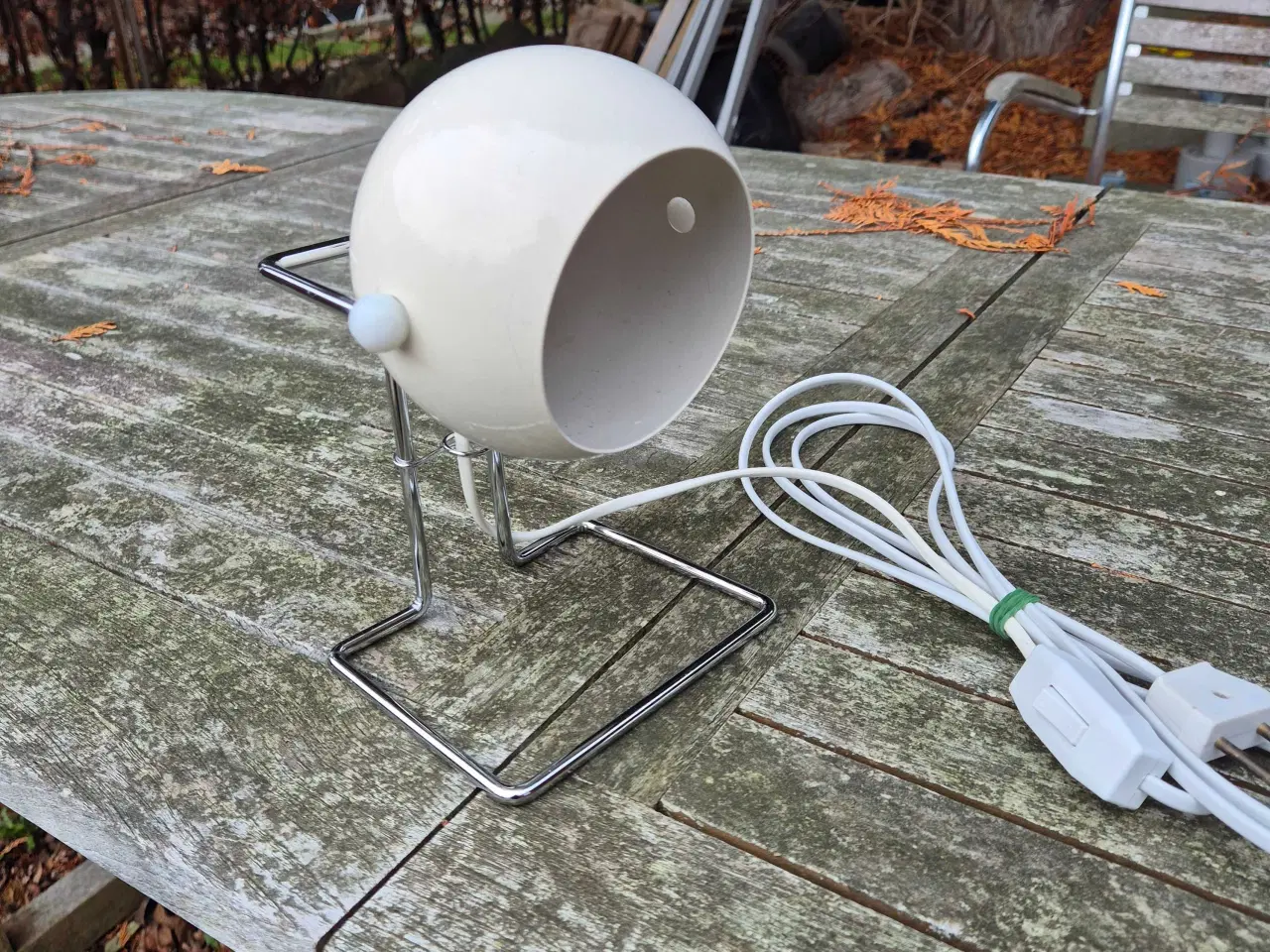 Billede 12 - Herlig bordlampe med hvid kugleskærm