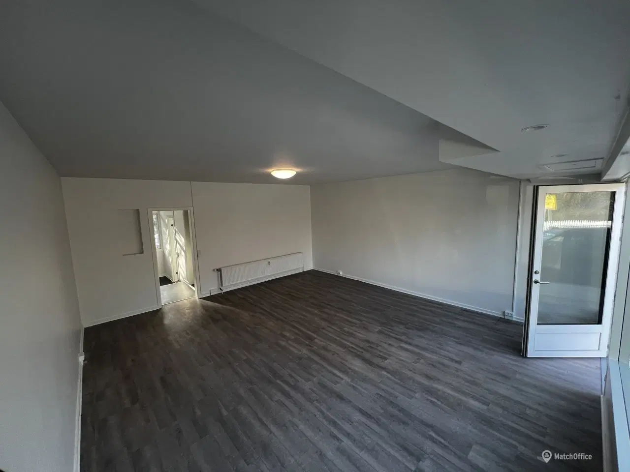 Billede 5 - Synligt butik-/kontorlejemål på Farum Hovedgade – 110 m² med stort glasparti