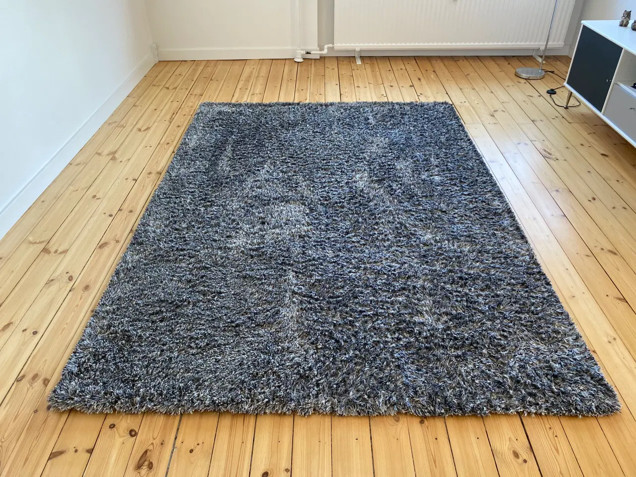 Billede 1 - "Tinsel" ryatæppe i grå – 170 x 240 cm 🌟