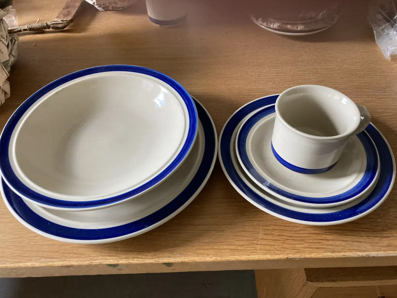 Billede 1 - Spise- og kaffestel blå linje/kant