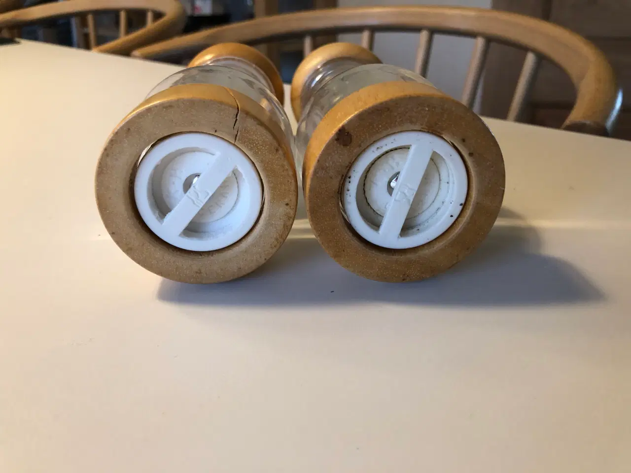 Billede 5 - Salt og Pebersæt i lyst træ og acryl