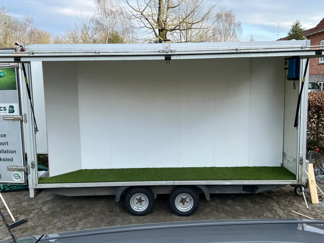 Billede 1 - Trailer med sideklap, solpaneler og 230v