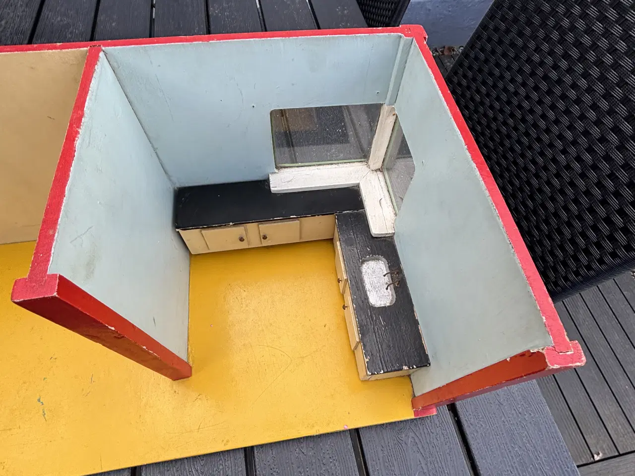 Billede 1 - Dukkehus ?