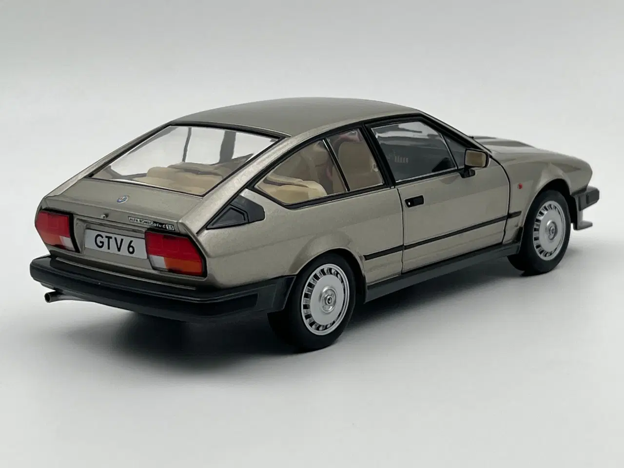 Billede 4 - 1984 Alfa Romeo GTV V6 - 1:18