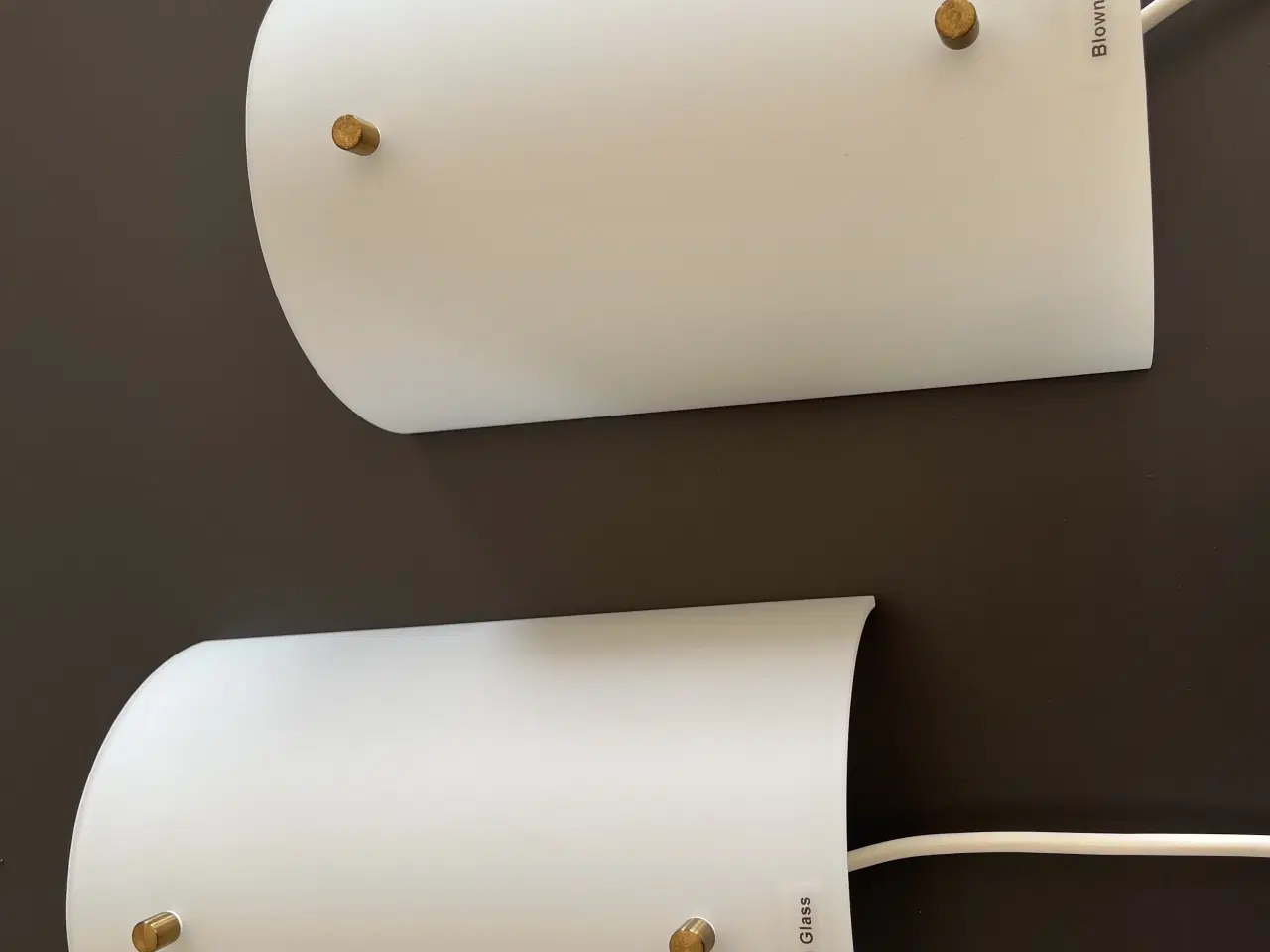 Billede 1 - VÆGLAMPE i opalglas