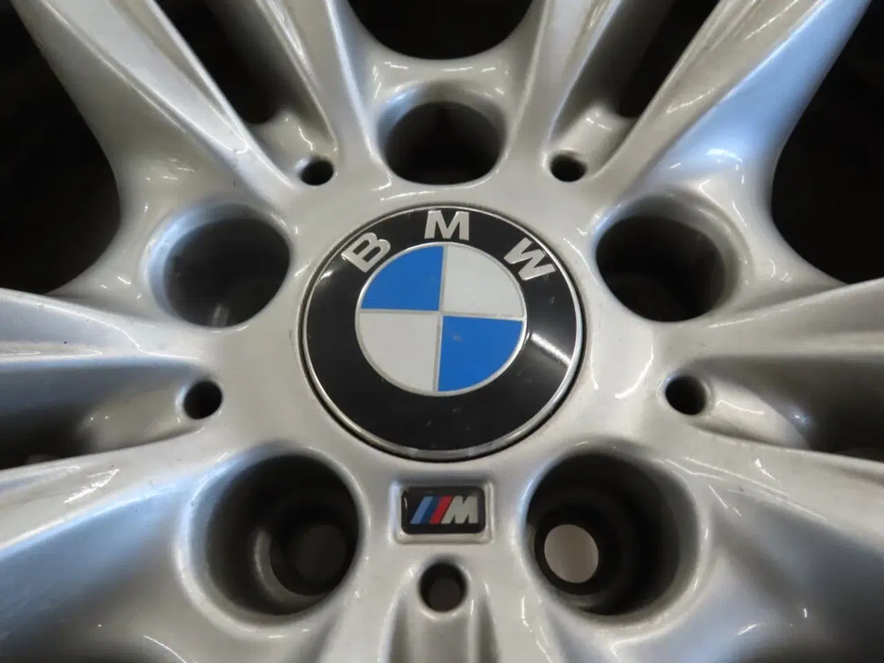 Billede 5 - BMW fælge med PIRELLI vinterdæk til BMW M5