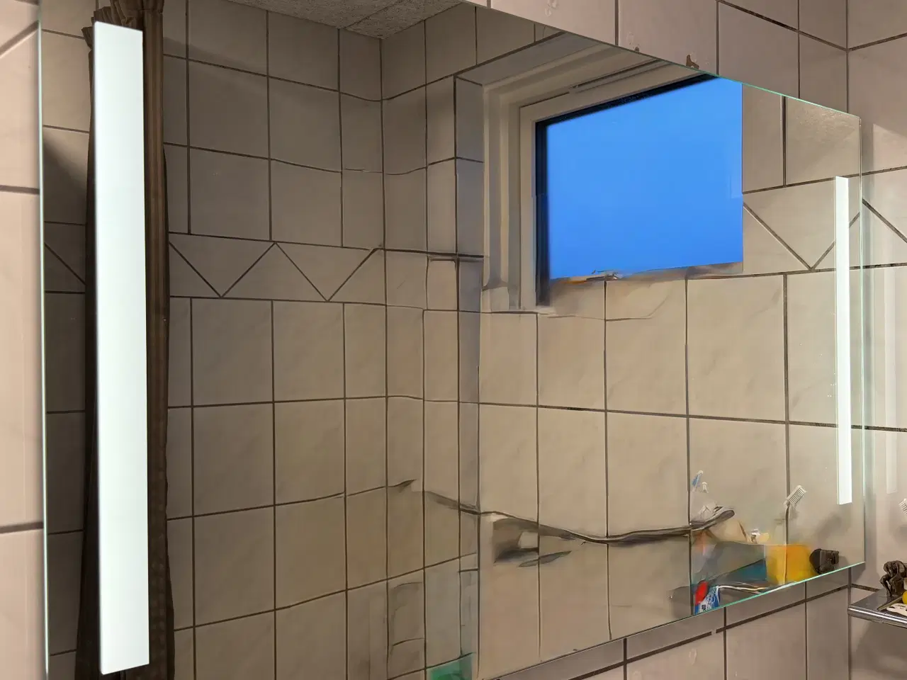 Billede 3 - Rigtig lækkert stort spejl med led 