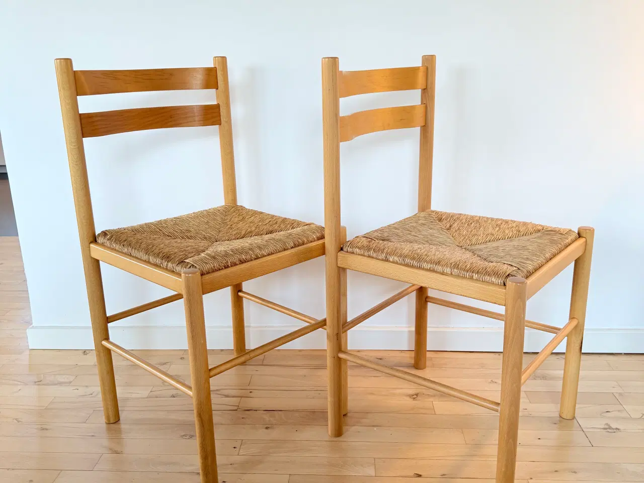 Billede 4 - Charmerende spisebordsstole med flettet