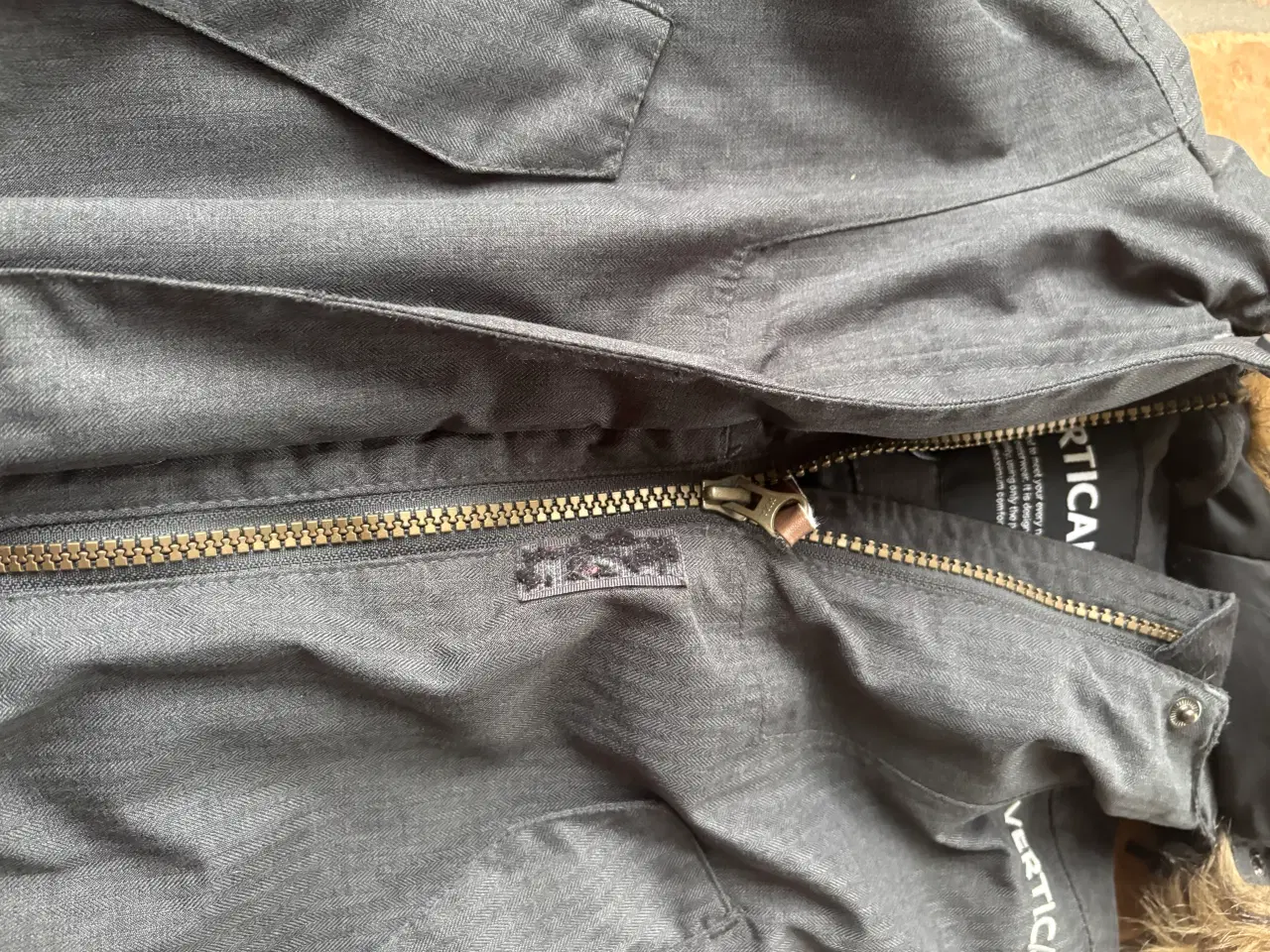 Billede 15 - Vertical vinterjakke til pige str 164 grå polyeste