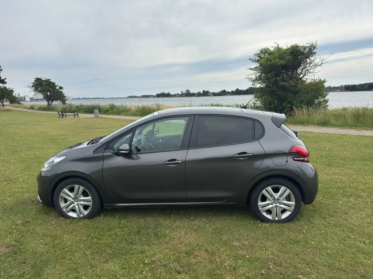 Billede 8 - Peugeot 208 1,5 BlueHDi 100 Like Sky