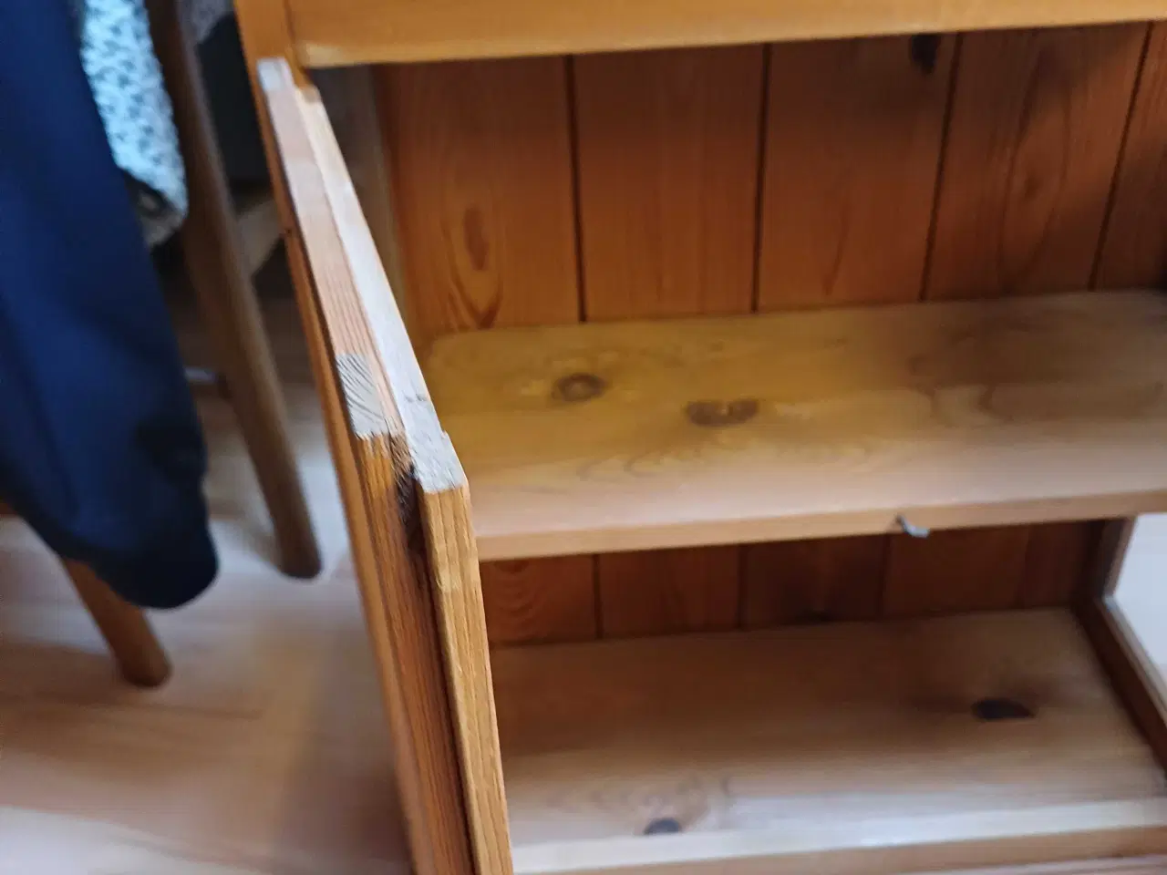 Billede 10 - Fint ældre vitrineskab 