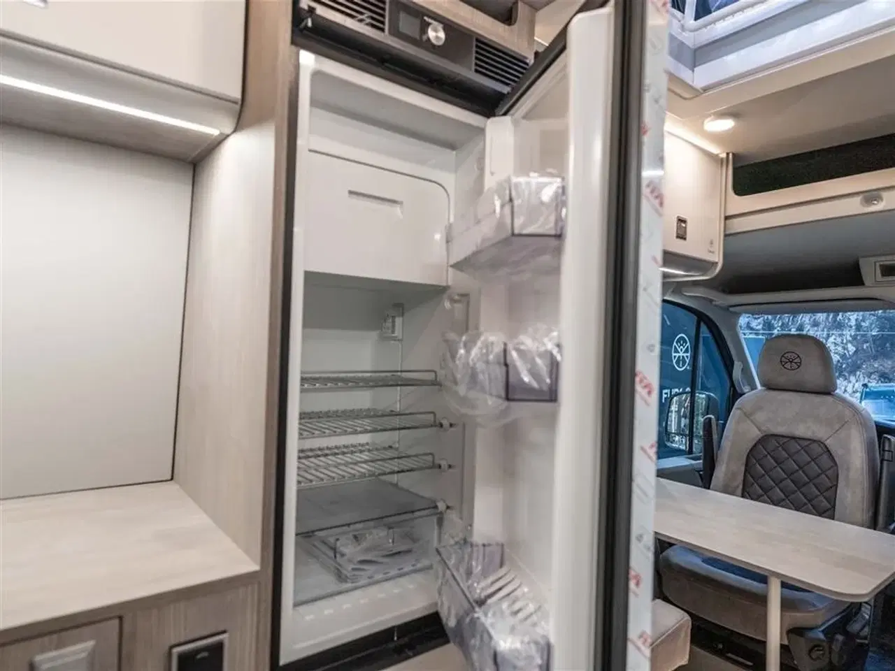 Billede 28 - 2026 - FURGOK   Langsgående senge og cykel garage på 6 meter!