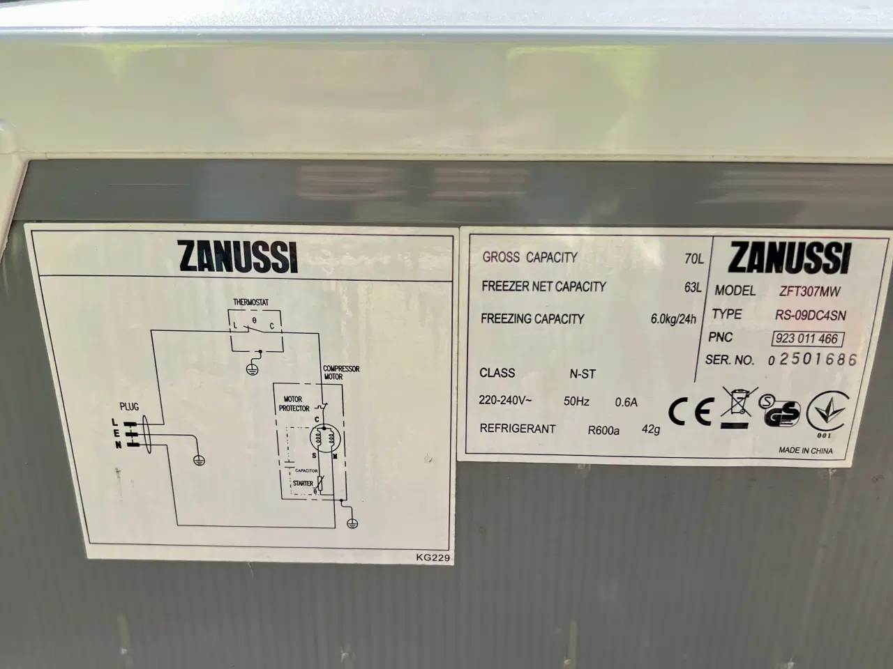 Billede 5 - Skabsfryser til den lille lejlighed.