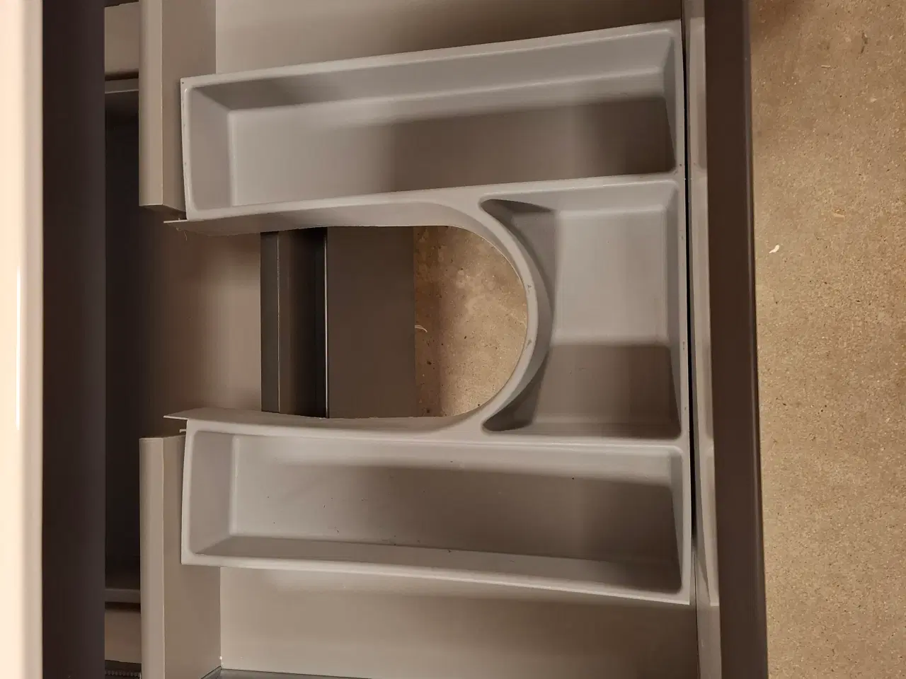 Billede 5 - Vaskeskab med porcelænsvask