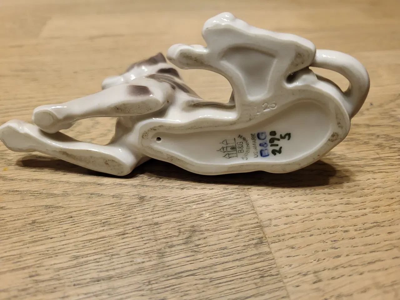 Billede 2 - Porcelæn Hund  300 kr. Nr. 2190 