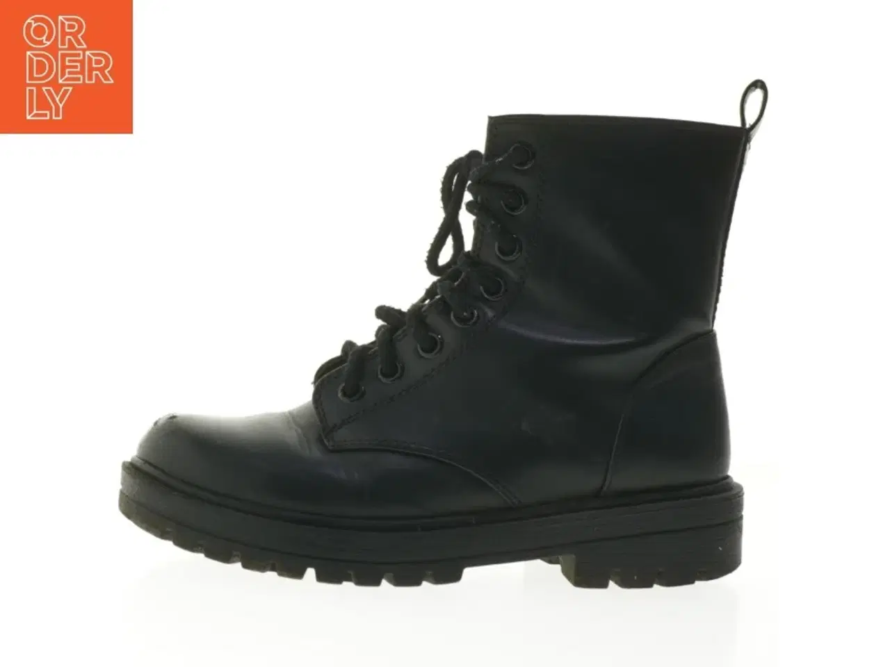 Billede 1 - Sort støvle med snørebånd fra Soda (str. Længde, 28 cm)