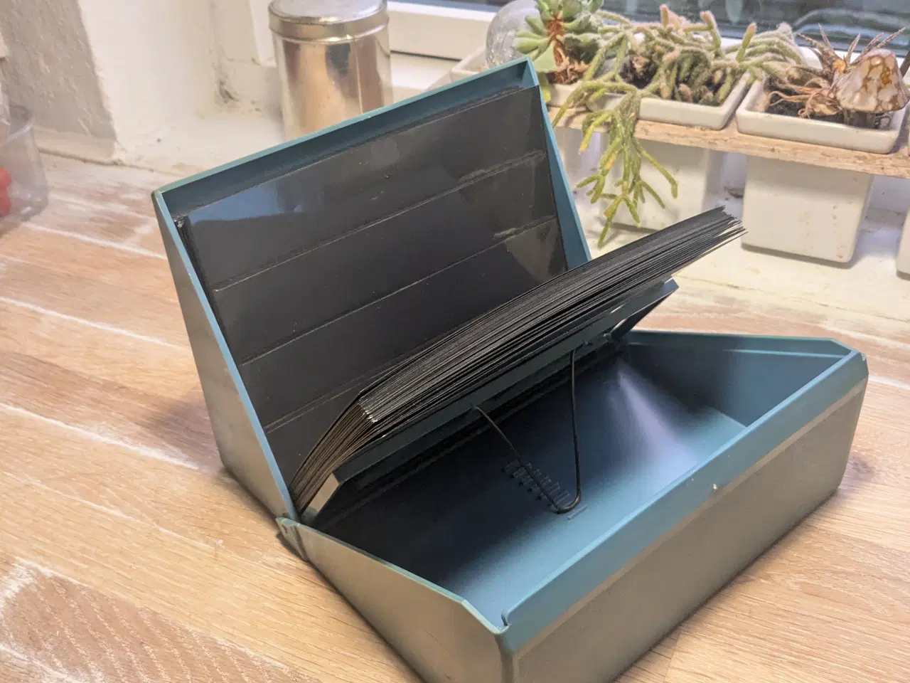 Billede 1 - Kassette til frimærker incl etui