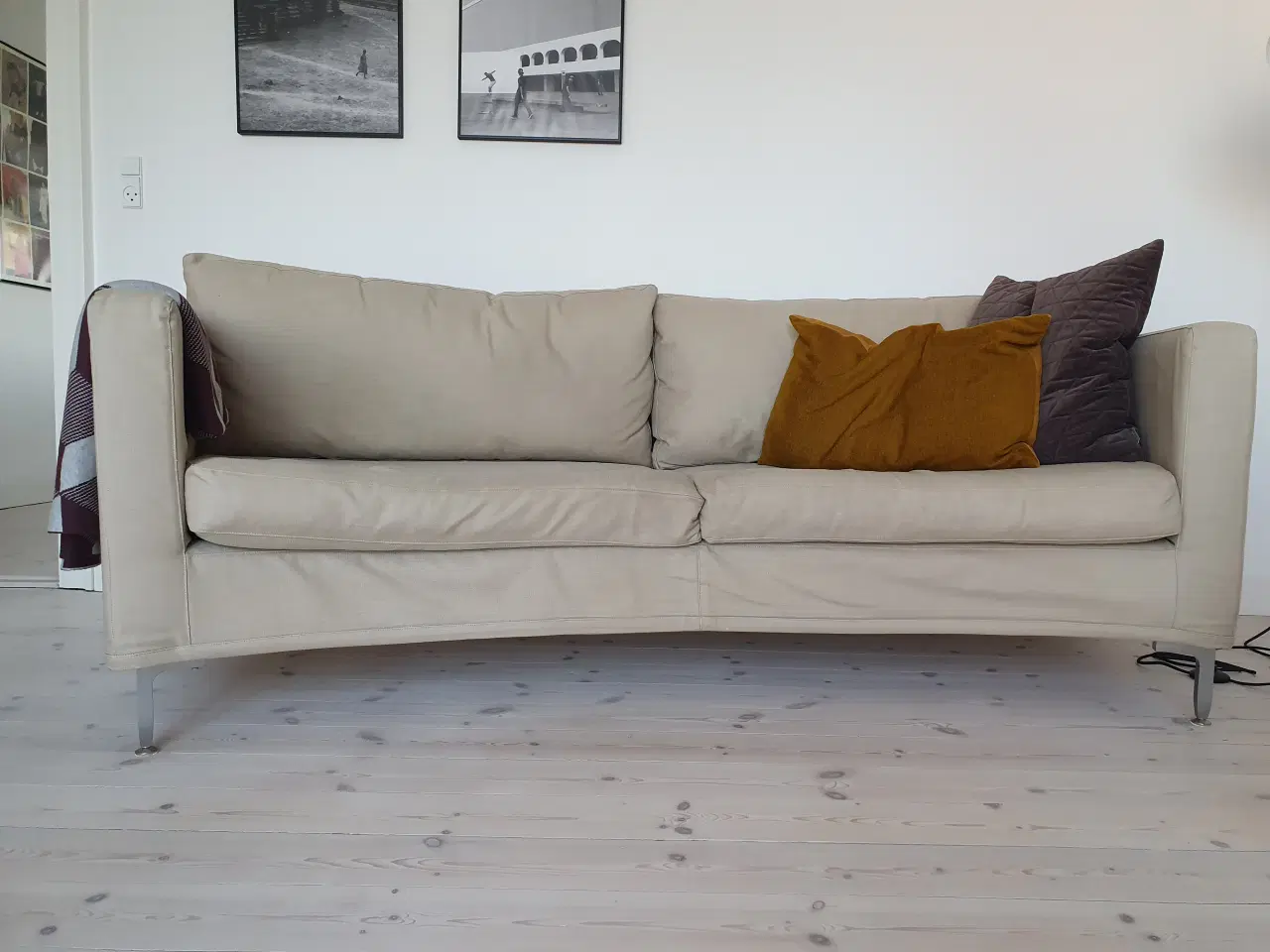 Billede 1 - 2 personers sofa med bløde kurver