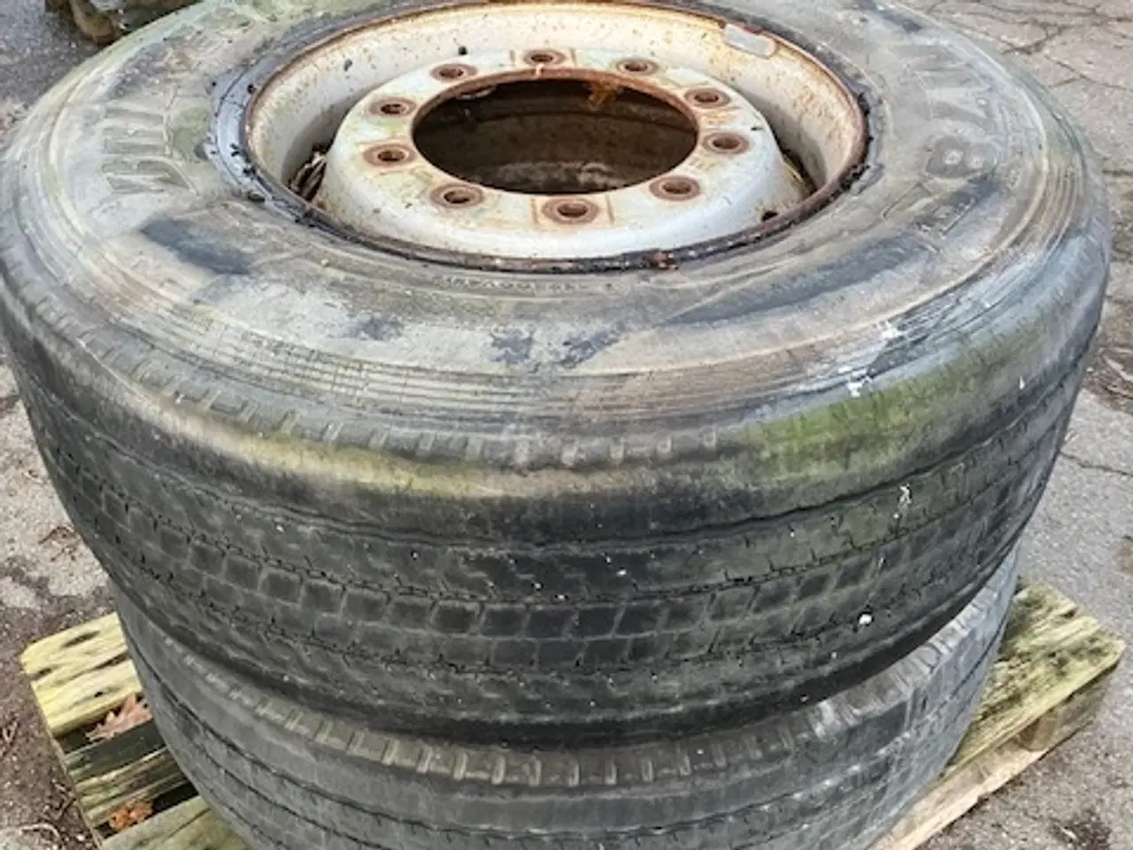 Billede 1 - Landbrugs dæk / lastbil dæk 385/65R22.5