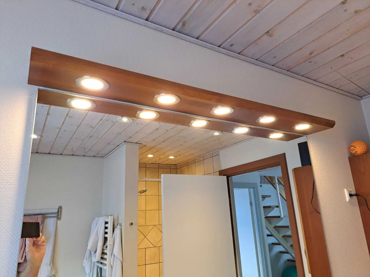 Billede 4 - Badeværelse møbler 