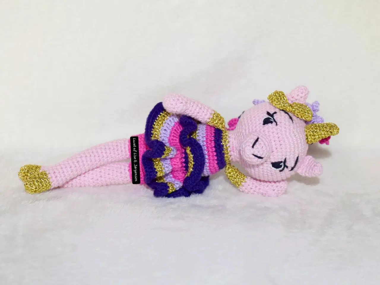 Billede 5 - Hæklet enhjørning med strutkjole & krøller