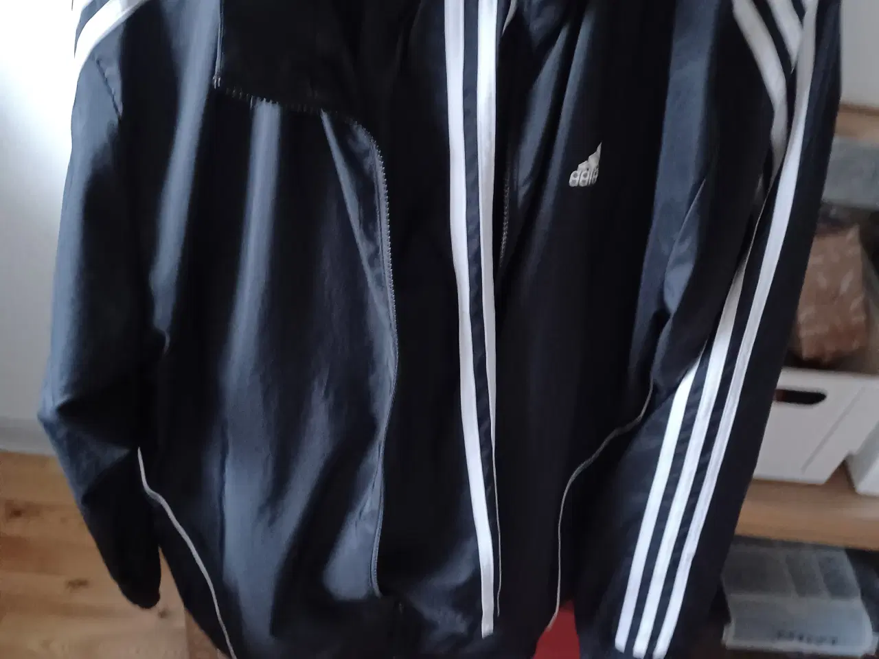 Billede 3 - Sort træningsdragt