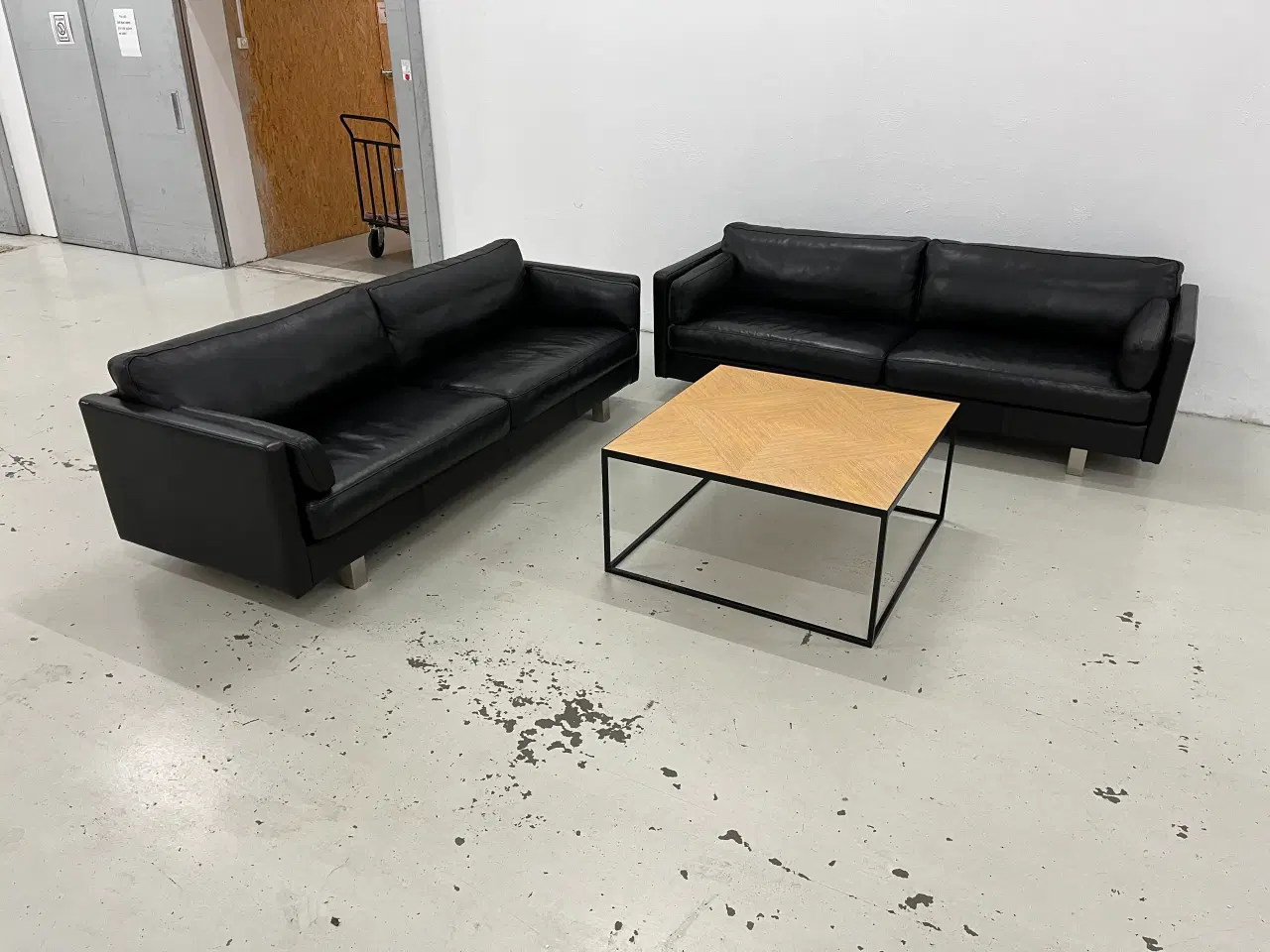 Billede 1 - Skalma Bonn 2x3 Pers.Sofaer i sort okselæder 625.