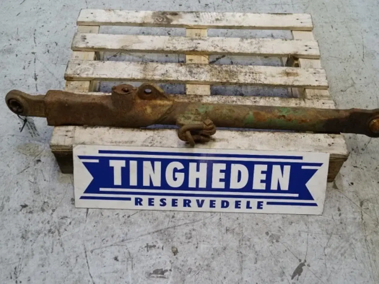 Billede 1 - John Deere 4040 R.H. Liftarm AR80666