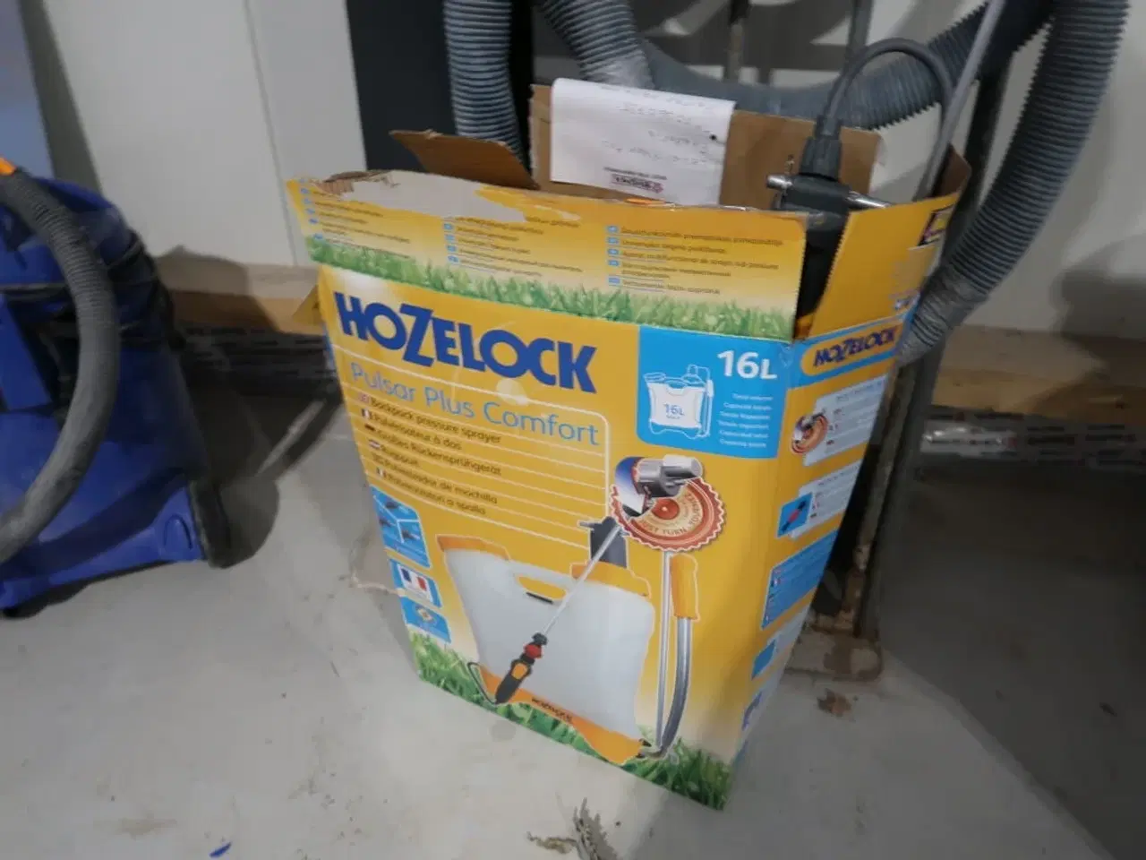 Billede 2 - Rygsprøjte HOZELOCK samt sækkevogn