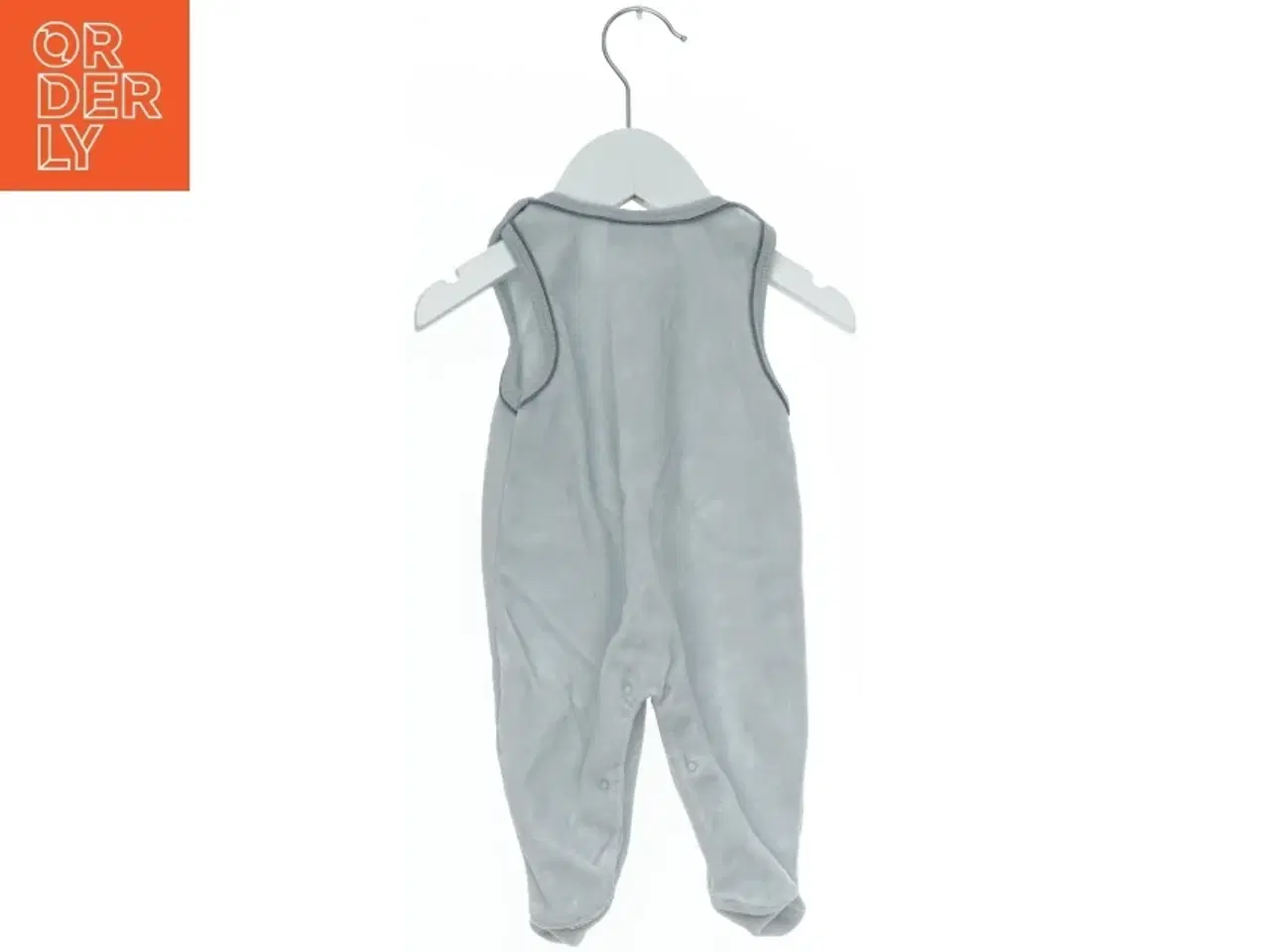 Billede 2 - Heldragt med broderi fra Fixoni (str. 56)