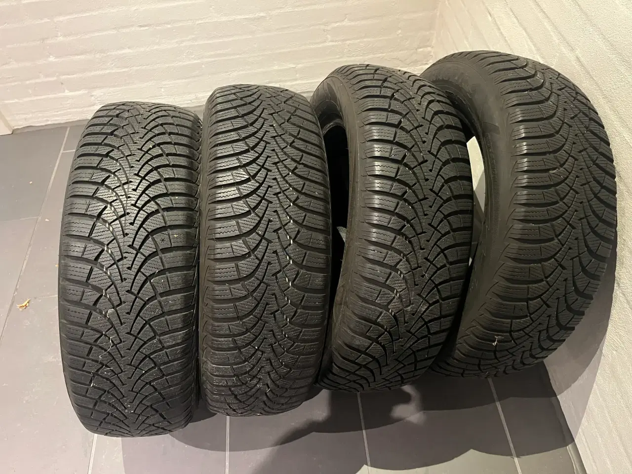 Billede 1 - Vinterdæk GoodYear Ultragrip 9 205/60 R16 92H