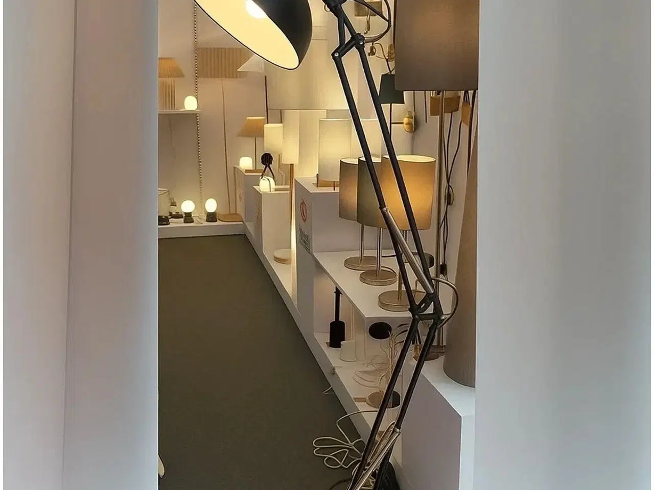 Billede 9 - Gulvlampe sort - , 170 cm, E27, 220 V