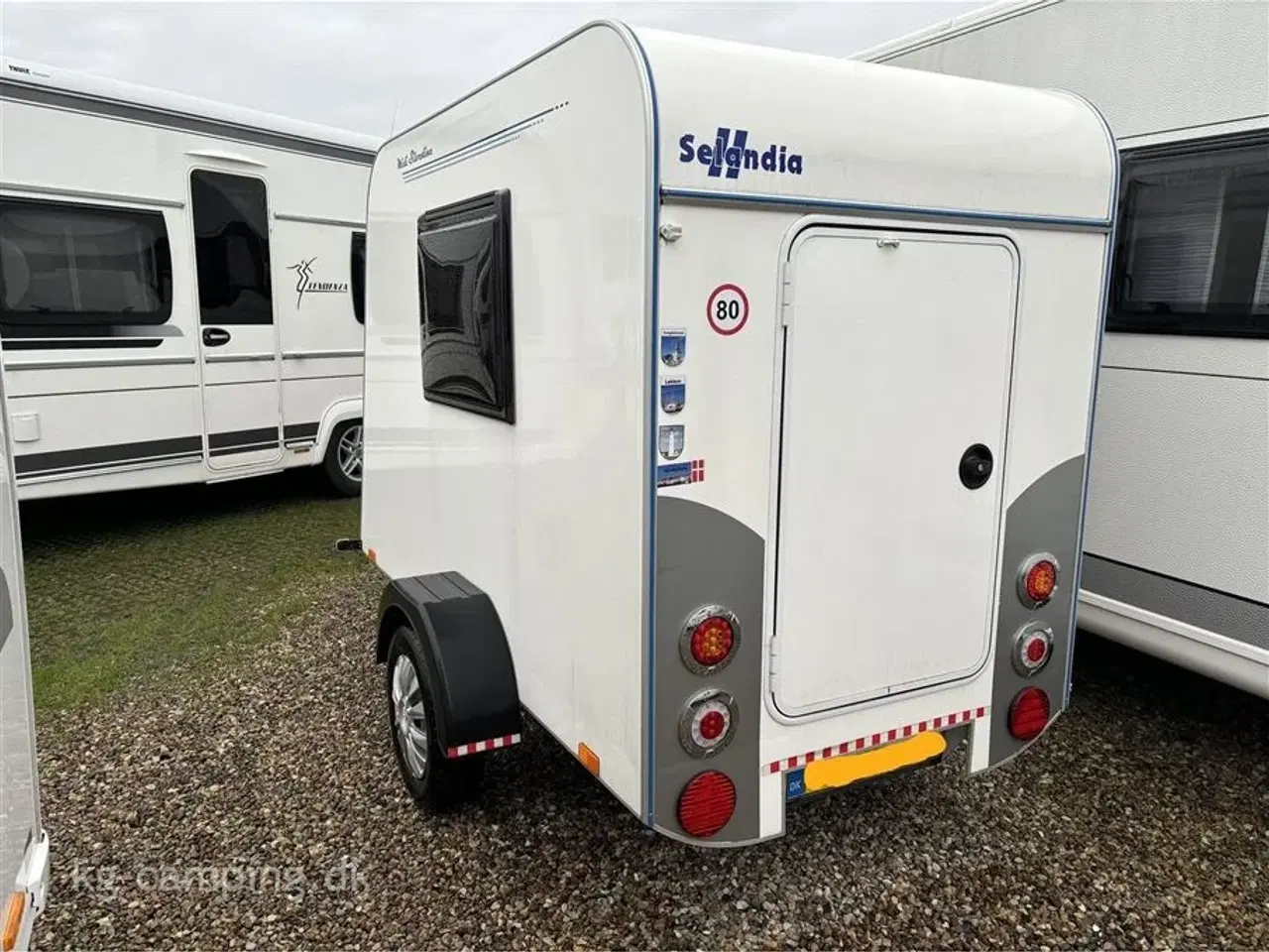 Billede 3 - 2023 - Tomplan Selandia Silverline Mini   Mini Campingvogn – Selandia Tomplan Mini Cargo 210