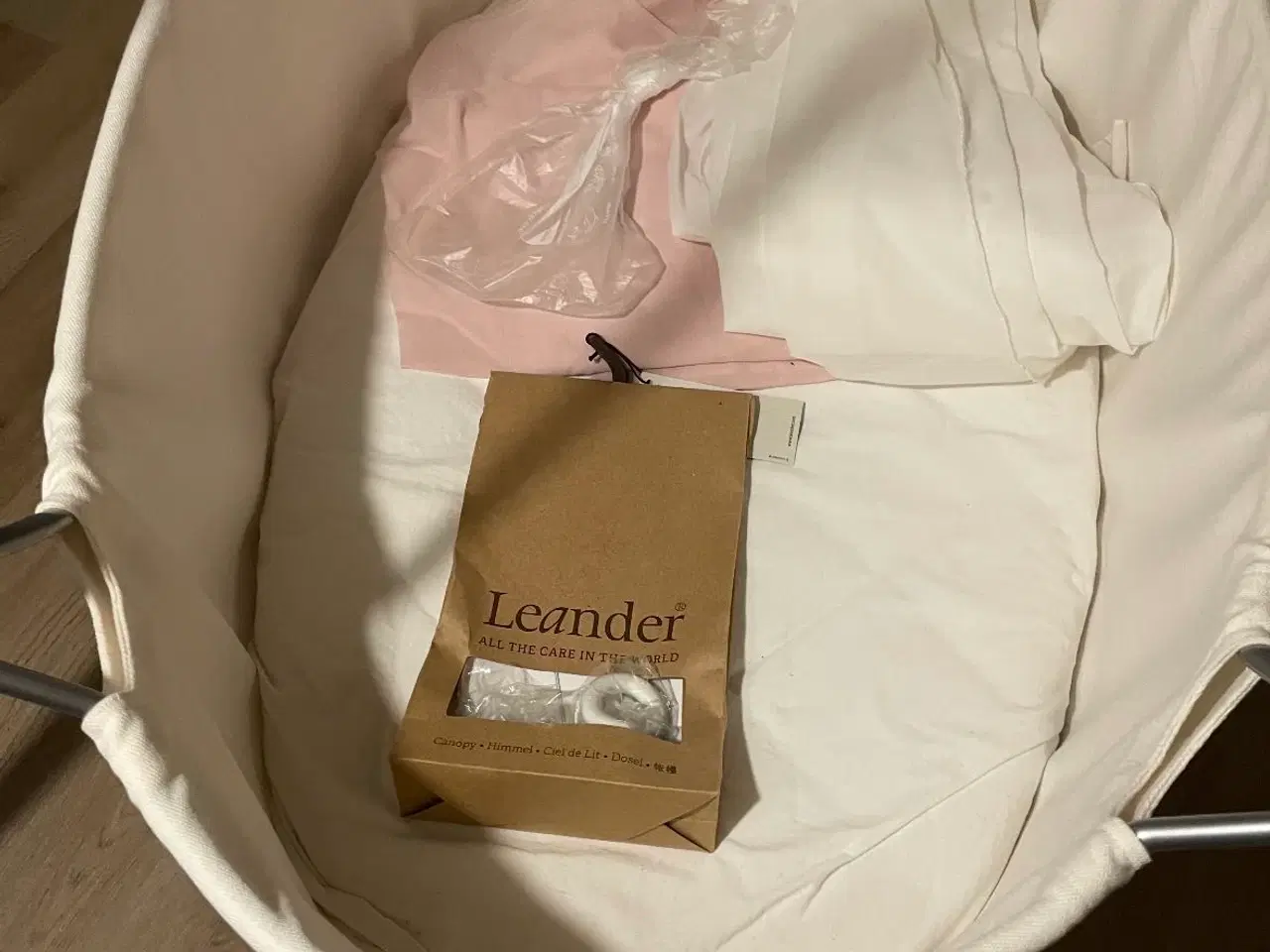 Billede 3 - Leander Vugge med madras og stativ 