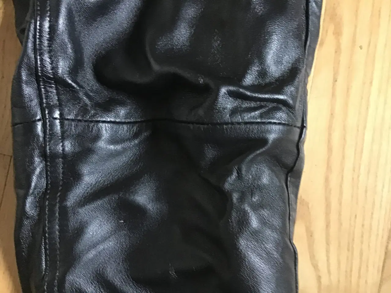Billede 2 - Sorte læderbukser