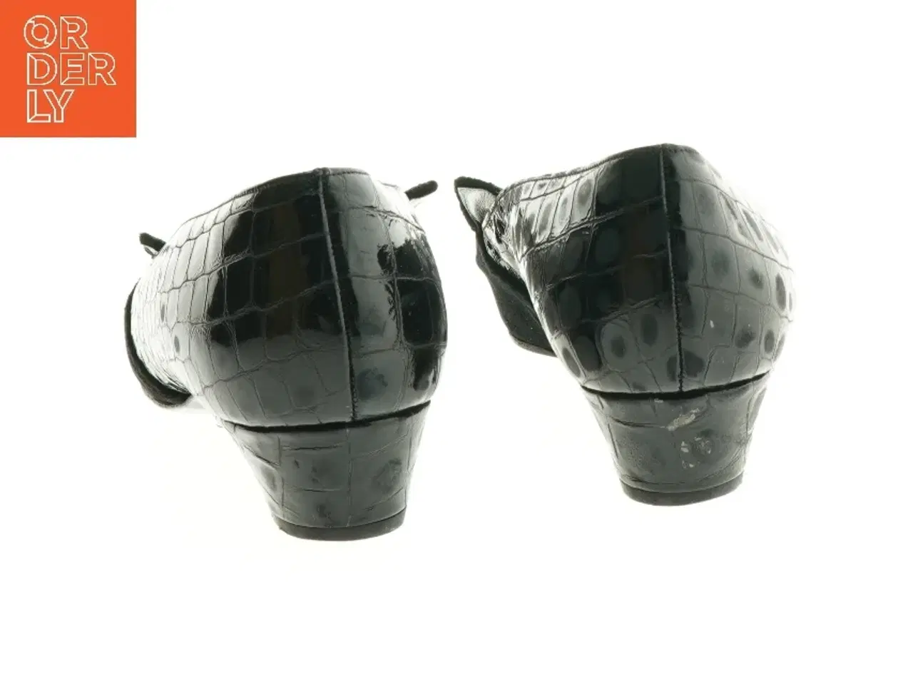 Billede 4 - Sorte damesko med hæl og broderi fra Laurél (str. 39)