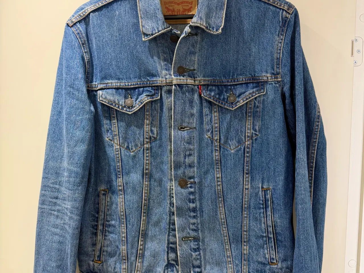Billede 1 - Levi's Denim Trucker Jacket (blå – M – 0130)