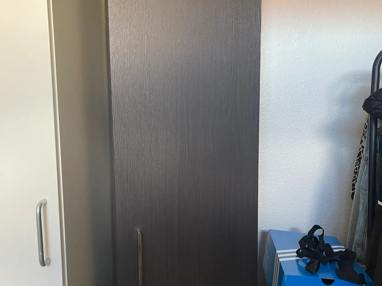 Billede 2 - Sort højskab fra IKEA 