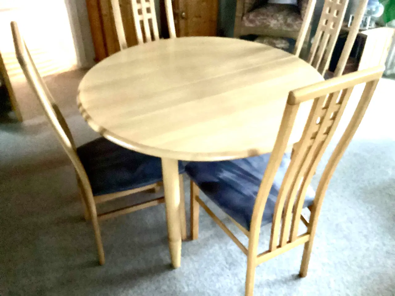 Billede 3 - Rund spisebord ø 110 + tillægsplade 40 cm 