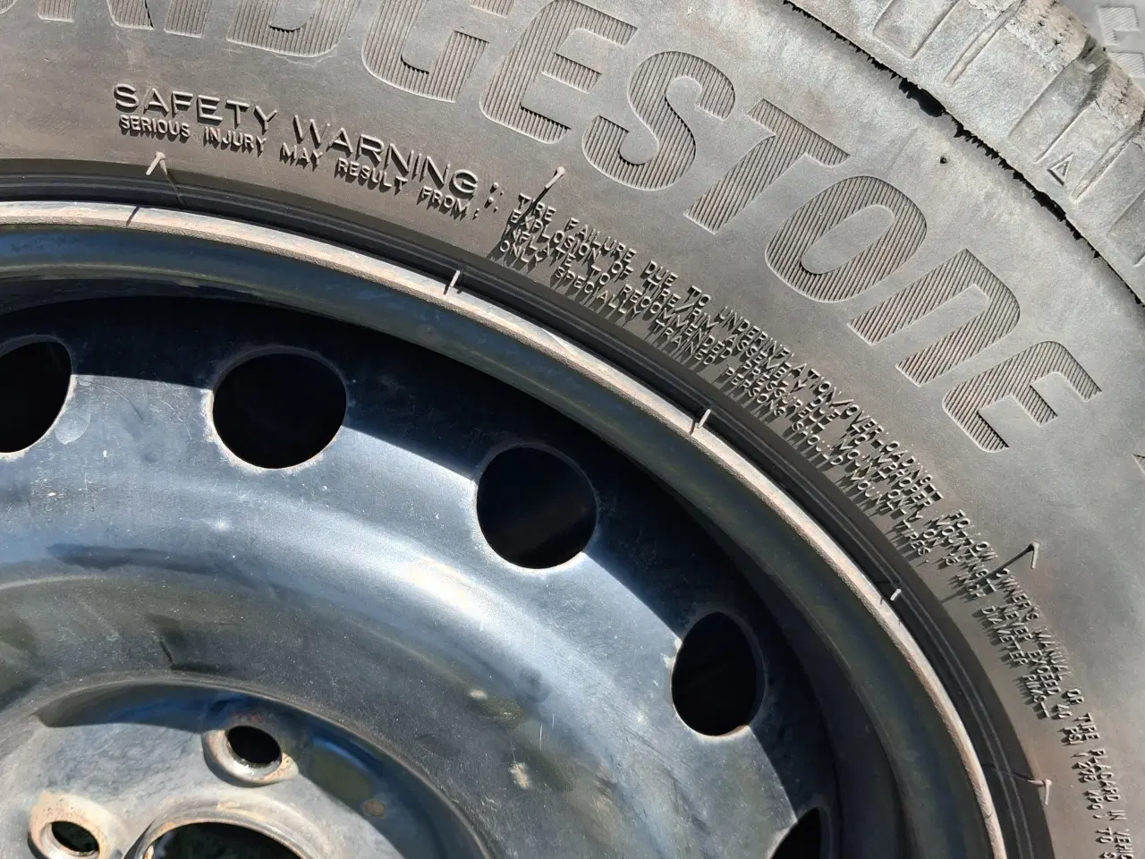 Billede 2 - 4 x Bridgestone vinterdæk med fælge