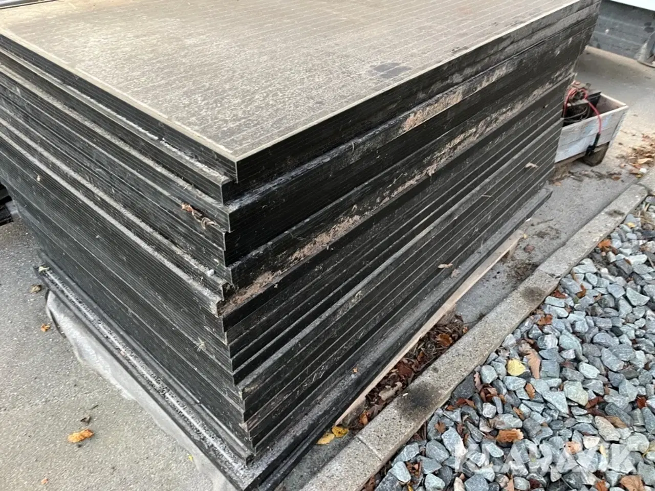 Billede 11 - Solcellestationer til Robotplæneklipper 30 paneler - 10 batteripakker