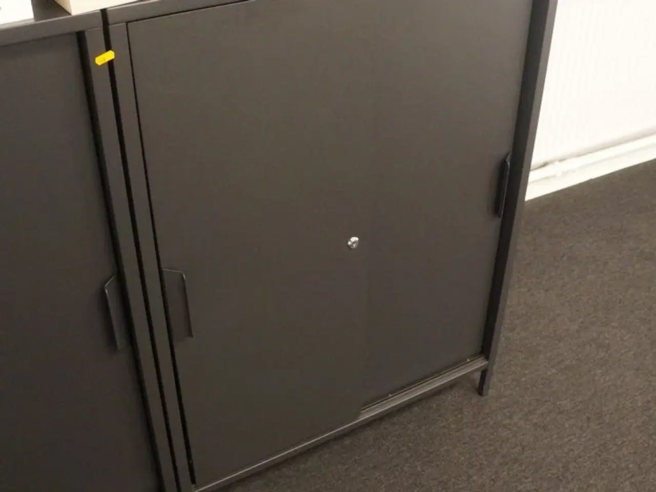 Billede 3 - 2 stk. Skabe