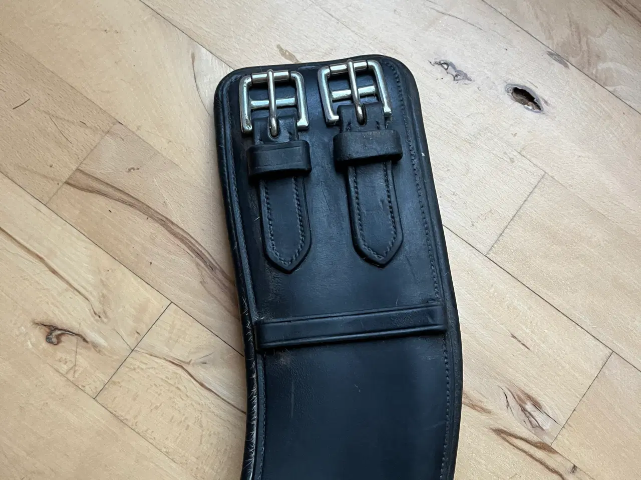 Billede 5 - Passier dressurgjord i læder, str. 75 cm sælges.