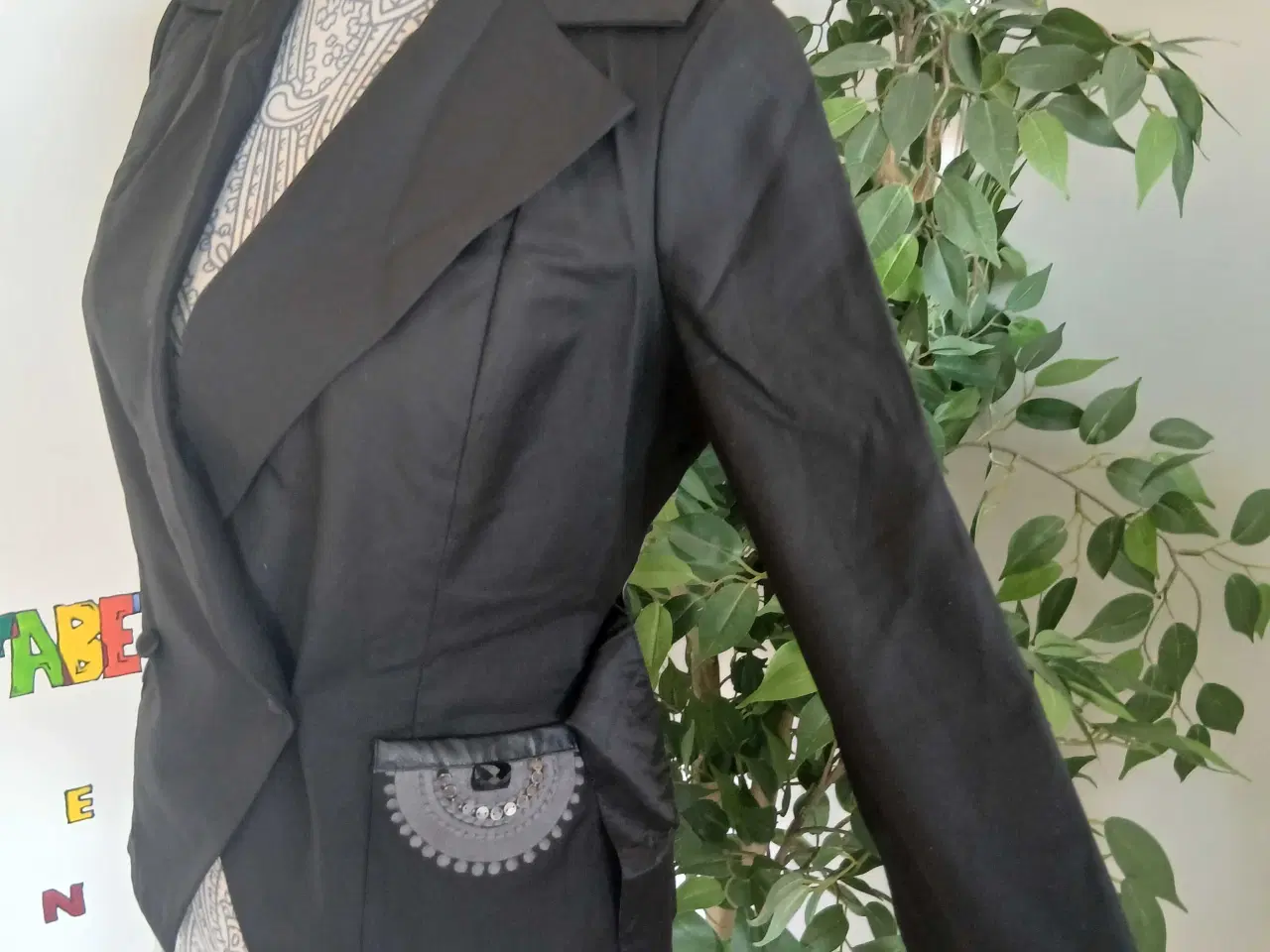 Billede 5 - Jakke. Hawaleschka. Small/36