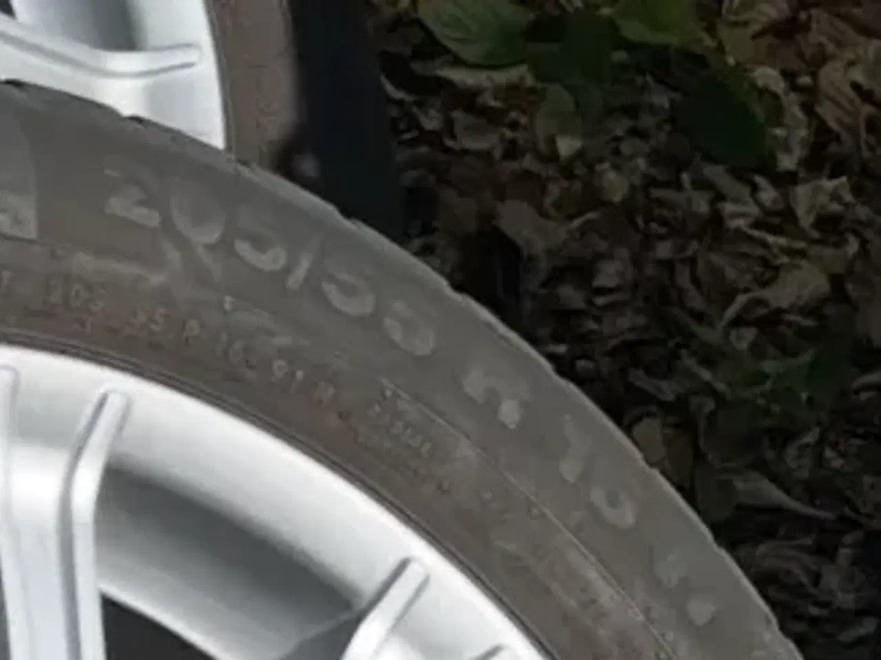 Billede 2 - Alu fælge med ældre dæk på
